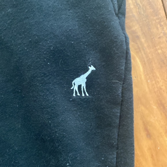 Black shorts - Picture 2 of 5